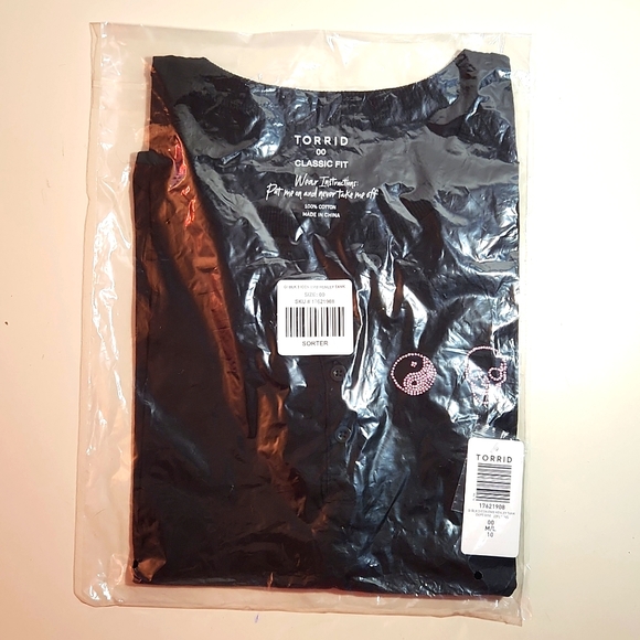 ❤️NWT VINTAGE TORRID TANK YIN YANG SKULL PRINT HENLEY TANK MEDIUM - Picture 5 of 11